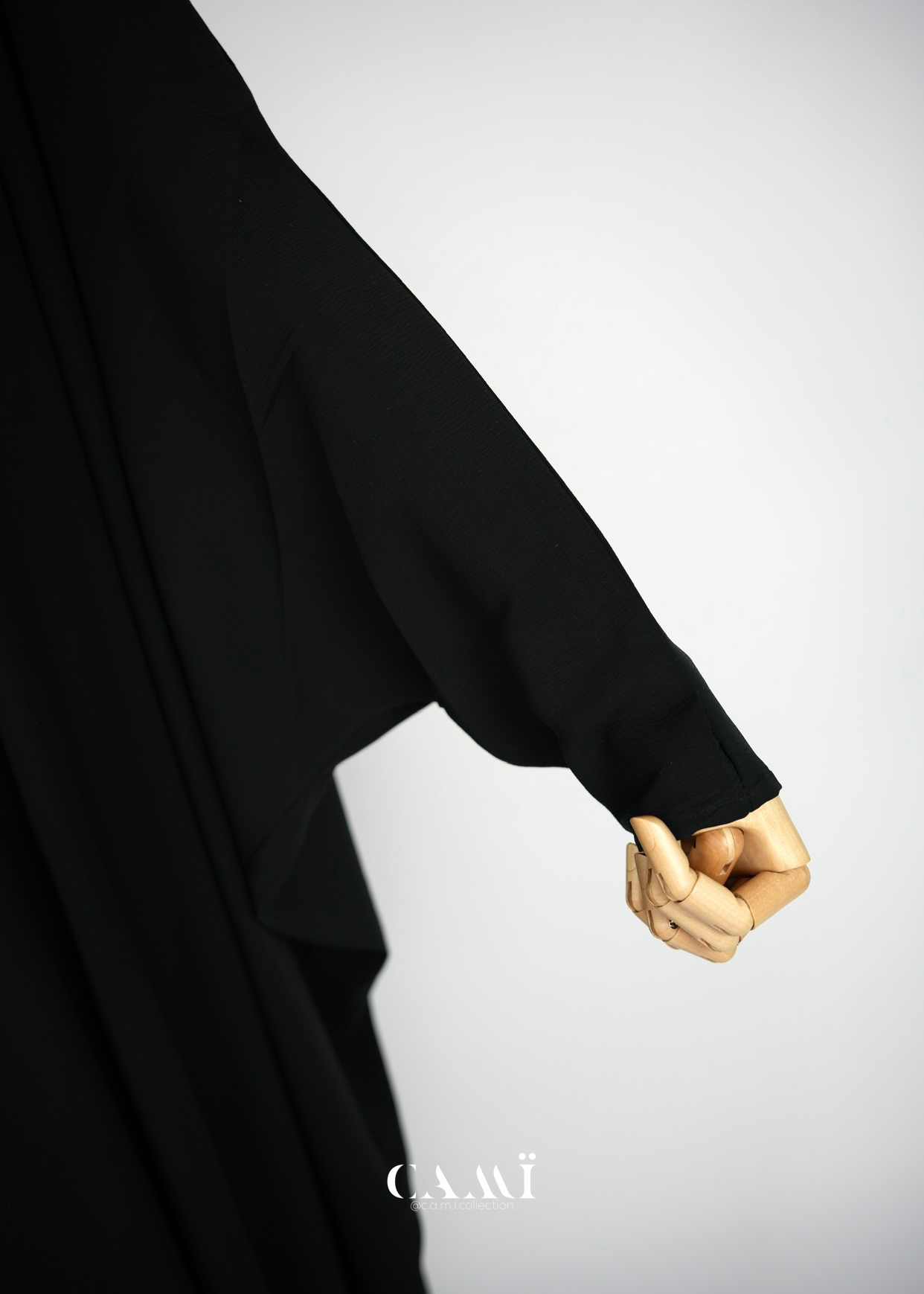 Abaya schwarz mit weitem Schnitt