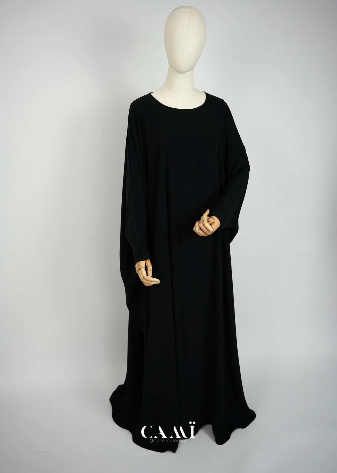 Abaya schwarz mit weitem Schnitt